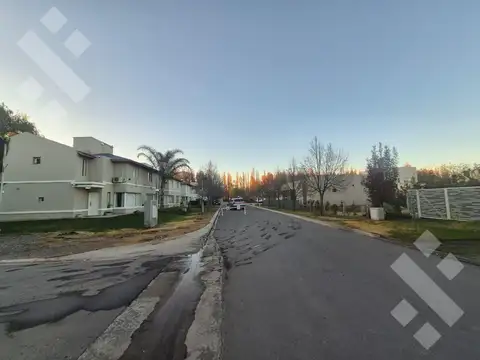 Depto Tipo Casa en Alquiler de 3 dormitorios