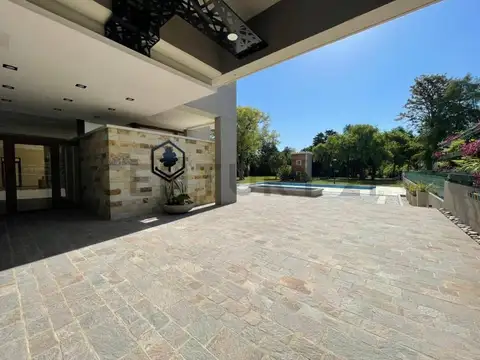 DEPTO DOS AMBIENTES AMOBLADO EN CANNING PARK