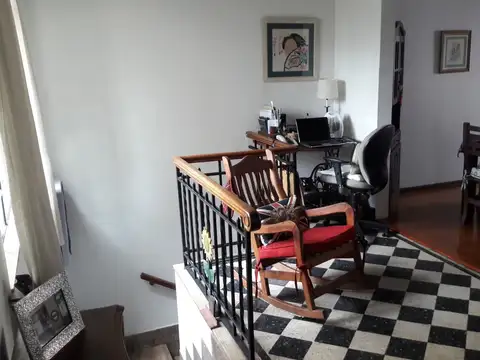 DEPARTAMENTO CENTRICO TIPO CASA CON PROYECCION