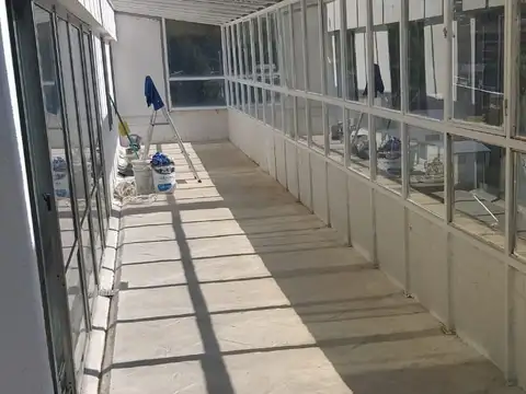 Departamento 8 ambientes con 2 baños