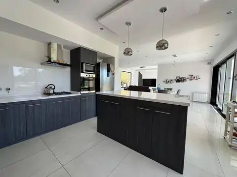 CASA MINIMALISTA EN VENTA EN HARAS SAN PABLO CLUB DE CAMPO