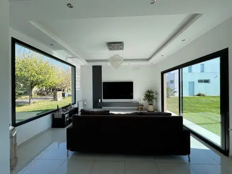 CASA EN VENTA EN HARAS SAN PABLO 5 AMBIENTES