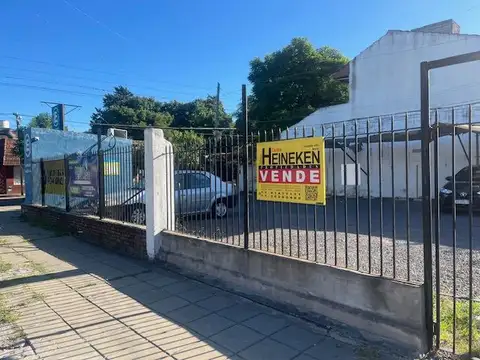 LOTE EN ESQUINA A 2 CUADRAS DE LA AVENIDA LIBERTADOR