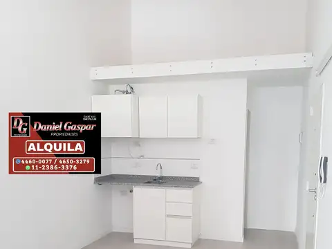 ALQUILER – MONOAMBIENTE EN PRIMER PISO – IMPECABLE ESTADO