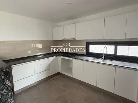 Casa en Venta en Pilar Del Este - Santa Elisa, USD 175.000