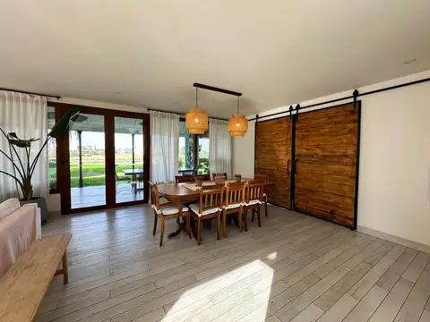 CASA EN VENTA 5 AMBIENTES A LA LAGUNA EN CANNING