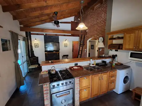 Casa en Venta con 2 cocheras