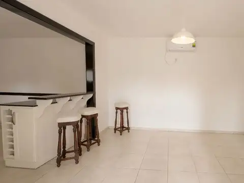 Casa 3 ambientes con 2 baños