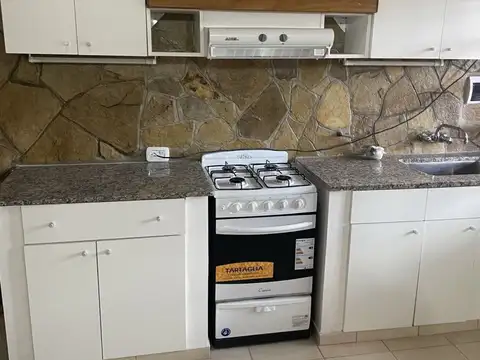 Casa en Alquiler en Melchor Romero, $ 480.000