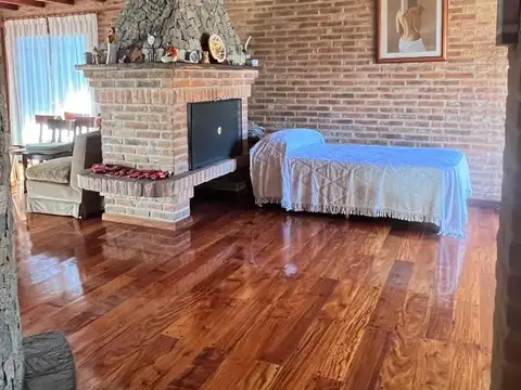 Casa 7 ambientes con 3 baños