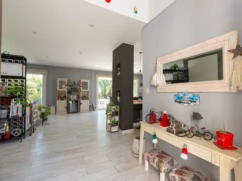 Casa 5 ambientes con 4 baños
