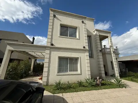 Casa en Venta en Santo Tomas, USD 290.000
