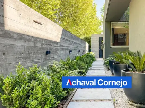Casa 8 ambientes con 8 baños
