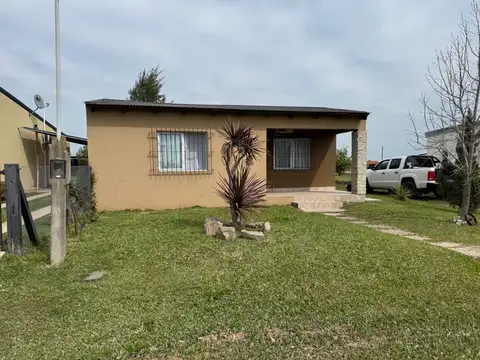 Vendo Casa con pileta en Pronunciamiento, Entre Ríos.
