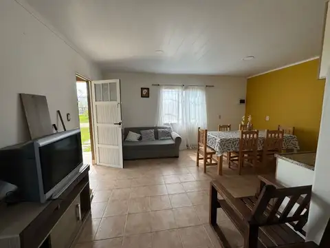 Vendo Casa con pileta en Pronunciamiento, Entre Ríos.