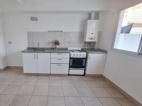 Alquiler Departamento 2 Dormitorios Luminoso con Balcón - Excelente Ubicación en Echesortu