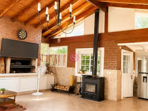 Casa 7 ambientes con 4 baños