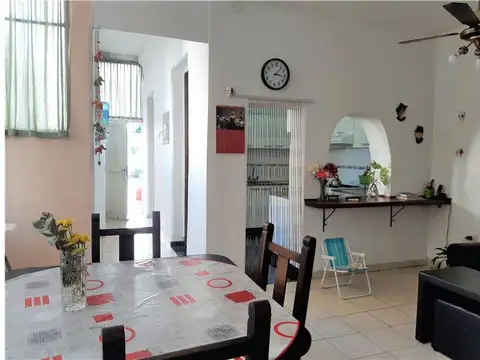 Depto Tipo Casa en Venta en Constitucion, USD 195.000