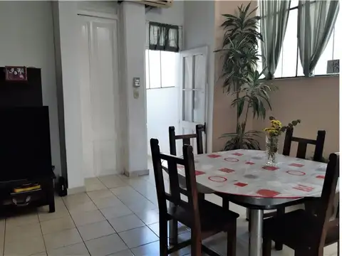 Depto Tipo Casa 5 ambientes con 1 baño