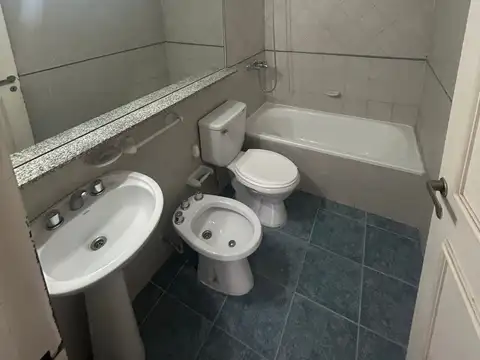 Alquilo Depto de un Dor con Balcon San Lorenzo 440.