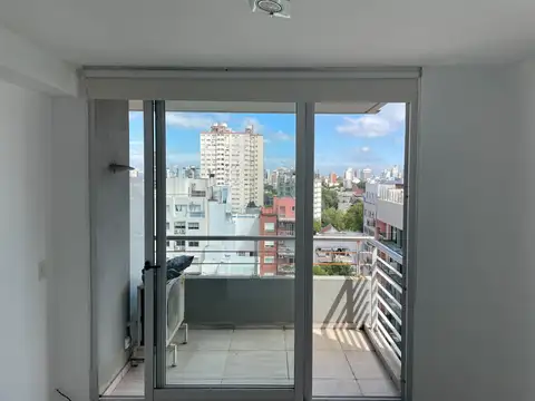 Excelente y amplio monoambiente con vista abierta