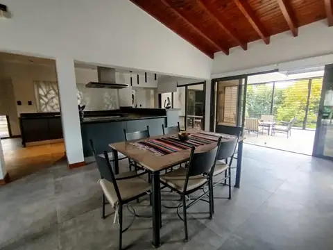 Casa en Venta - Coquimbito - Callejon Privado - Calle Montecaseros