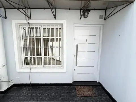 Depto Tipo Casa en Venta de 4 ambientes