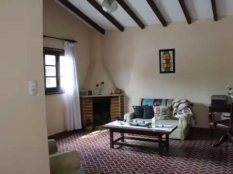 Casa 2 ambientes con 1 baño