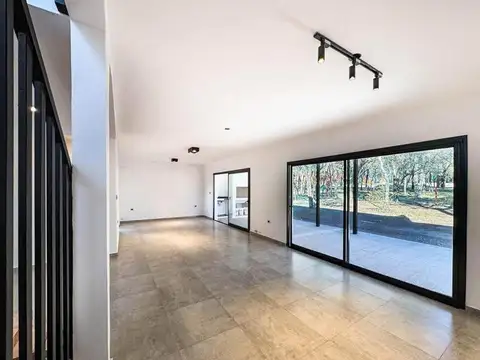 Casa 4 ambientes con 3 baños
