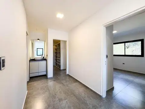 SE VENDE CASA EN VALLE DEL GOLF A ESTRENAR 