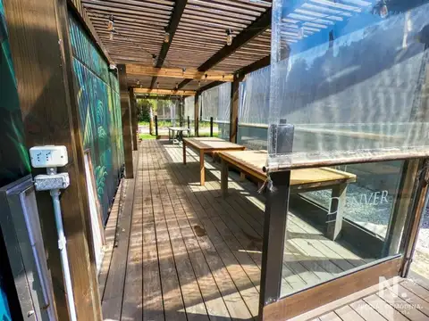 Alquiler anual de local en Solanas.