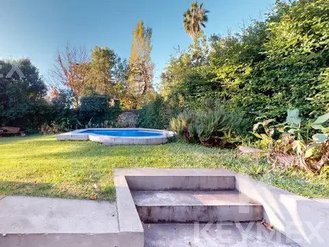 Casa 8 ambientes con 3 baños