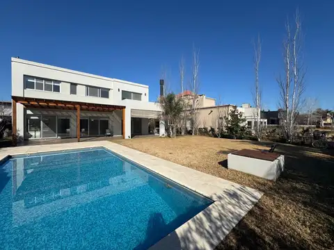 CASA EN VENTA EN WESTON