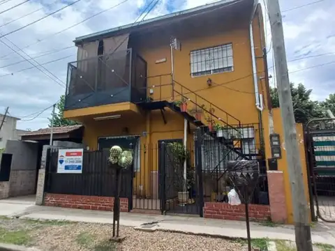 Depto Tipo Casa en Alquiler de 3 ambientes
