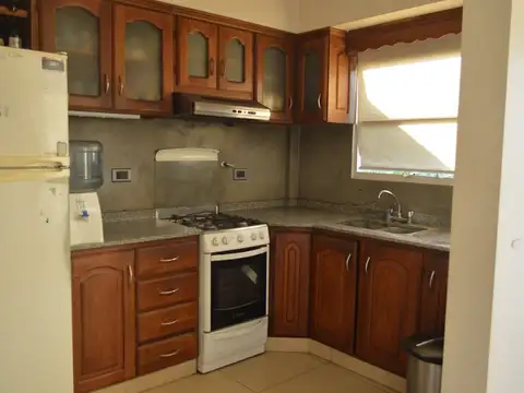 Dúplex 6 Ambientes en Guillermo Enrique Hudson, Berazategui.