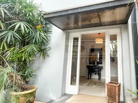 Castellanos  al 3800 entre Hipólito Bouchard y Diaz Vélez