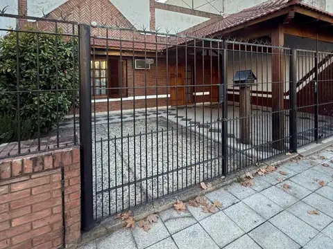 CASA EN EXCELENTE UBICACION 