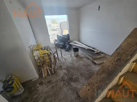 Depto Tipo Casa en Venta en Neuquen, USD 140.000