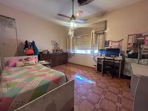 Casa en venta al frente. Arroyito