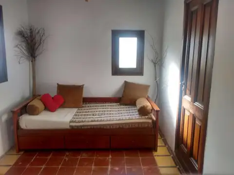 Monseñor de Andrea al 800