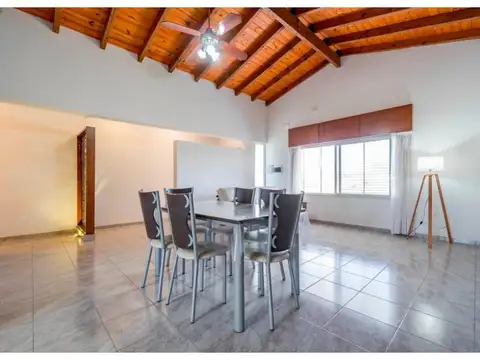 Rioja N° 1033 Bis - CASA EN VENTA EN ARROYO SECO - U$D 150.000