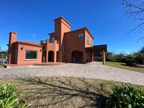 CASA EN VENTA HARAS SANTA MARIA - LOS ROBLES