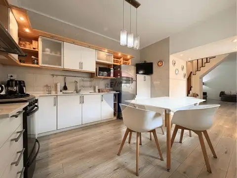 Depto Tipo Casa en Venta de 4 ambientes