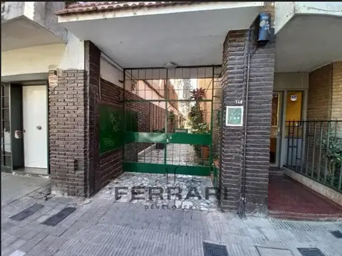 9 De Julio 100