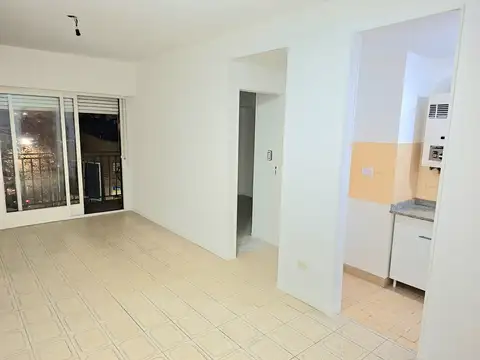 Avenida Crovara 300, Piso 2