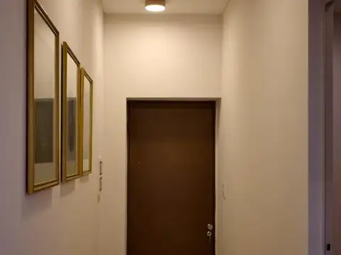 Se vende casa 4 dormitorios con cochera en Rosario