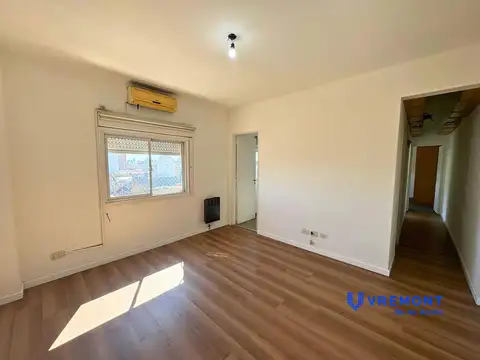 Venta de departamento 3 ambientes en el barrio de Parque Patricios! Luminoso!