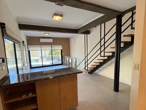 Depto Tipo Casa en Alquiler de 4 ambientes