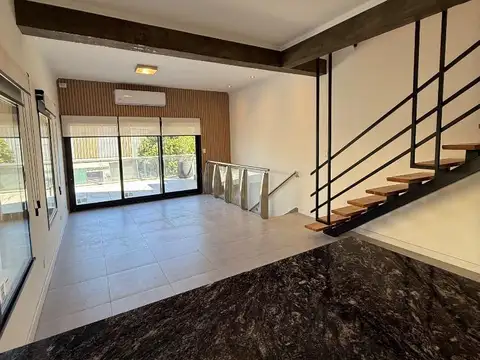 Depto Tipo Casa en Alquiler de 3 dormitorios