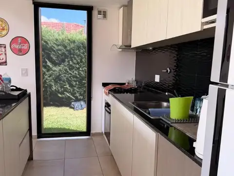 Casa 4 ambientes con 3 baños